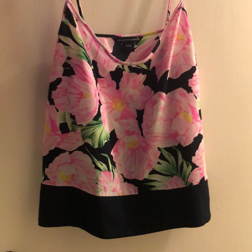 French Connection blouse size 10. Perfect for SPRING 🌺😍